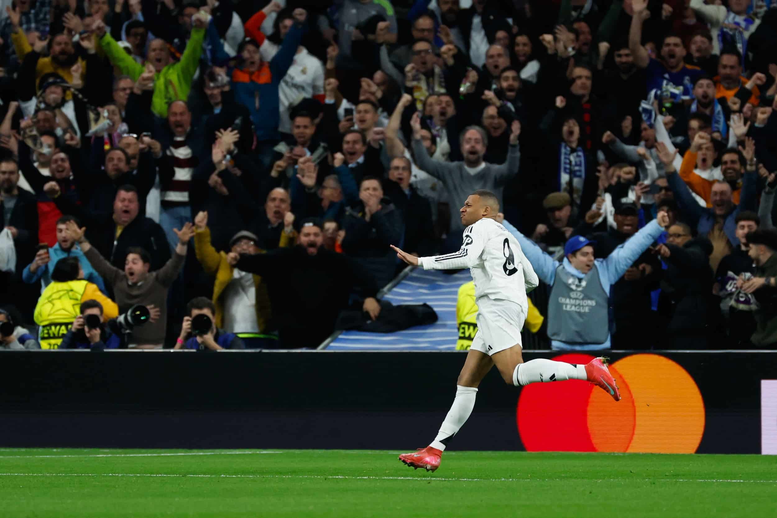 Kylian Mbappe joutui sairaalaan kesken MM-turnauksen akuutin vaivan takia
