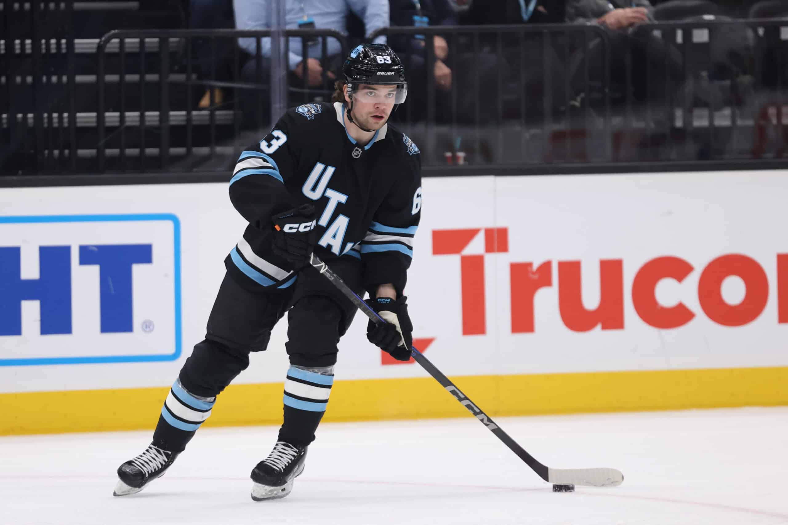 Floppikauden NHL:ssä pelannutta suomalaishyökkääjää tylytetään rajusti