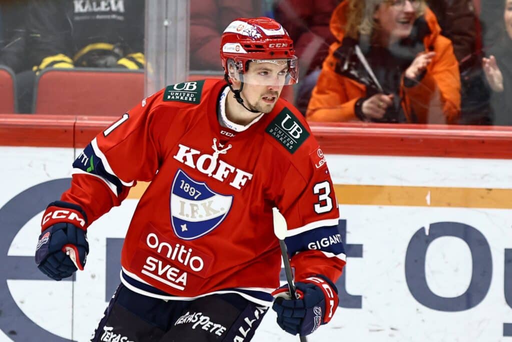 Entiseltä HIFK-tähdeltä kova paljastus: "Neljä päivää on juhlittu" Entiseltä HIFK-tähdeltä kova paljastus: ”Neljä päivää on juhlittu”