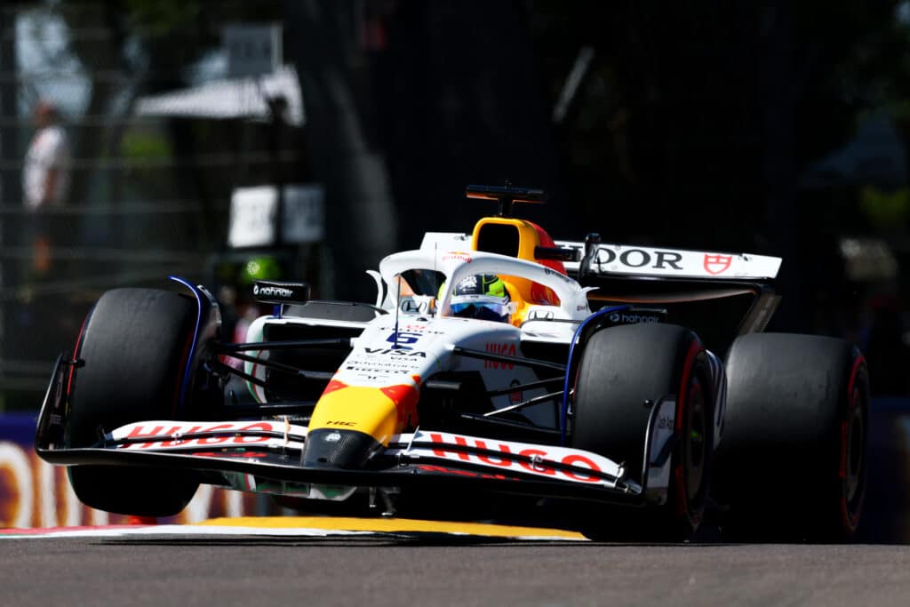 F1-sensaatio yllätti lausunnollaan - "Jätän sen äidilleni" Isack Hadjar Imola