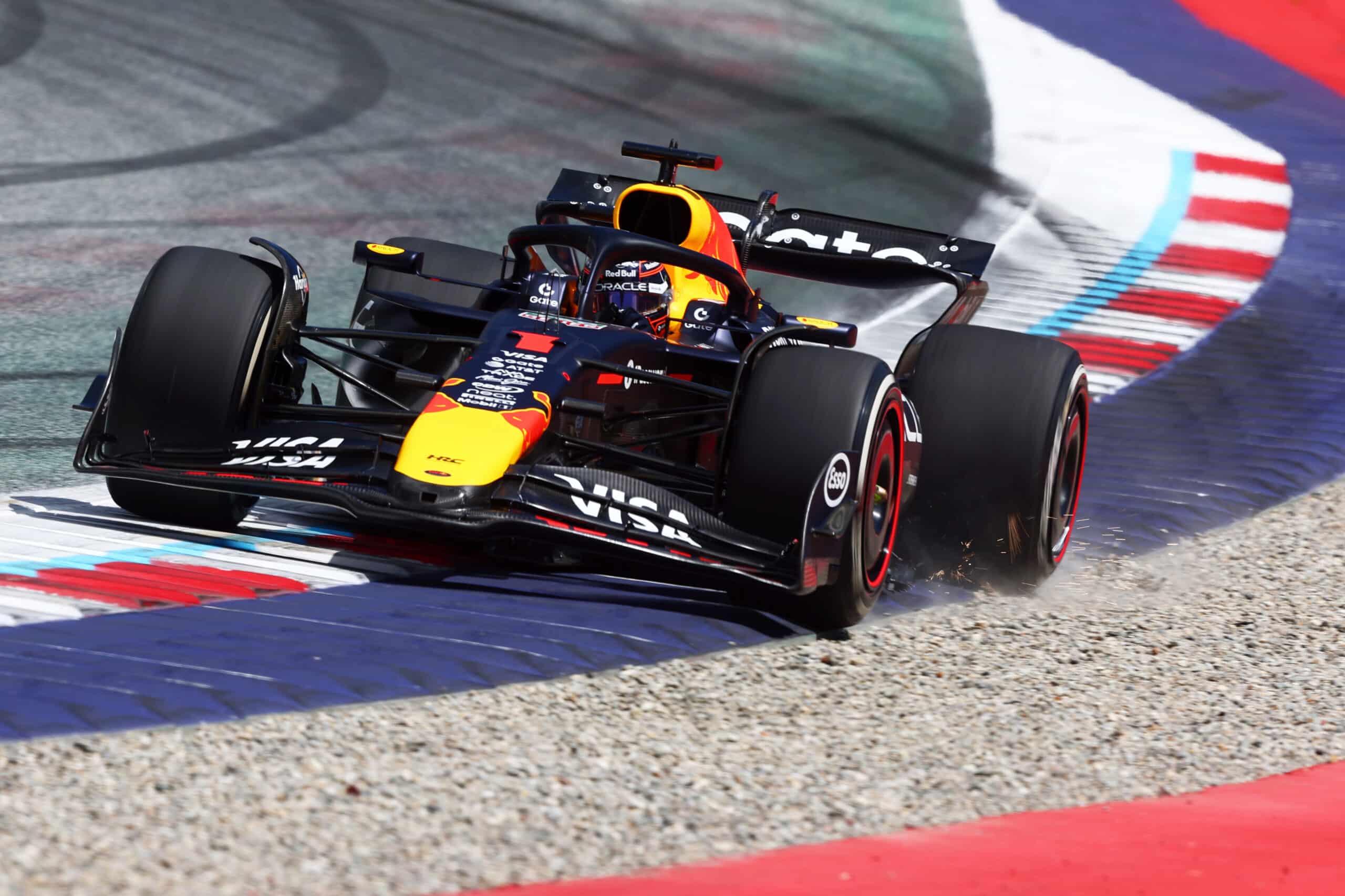 Rajua draamaa F1-kisassa! Max Verstappenin kisa meni pilalle